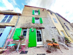 Sunny house in Fayence with terrace